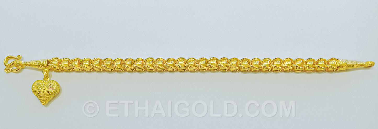 5 BAHT MATTE DIAMOND-CUT HOLLOW CORN SEED LINK CHAIN HEART BRACELET IN 23K GOLD (ID: B7205B)