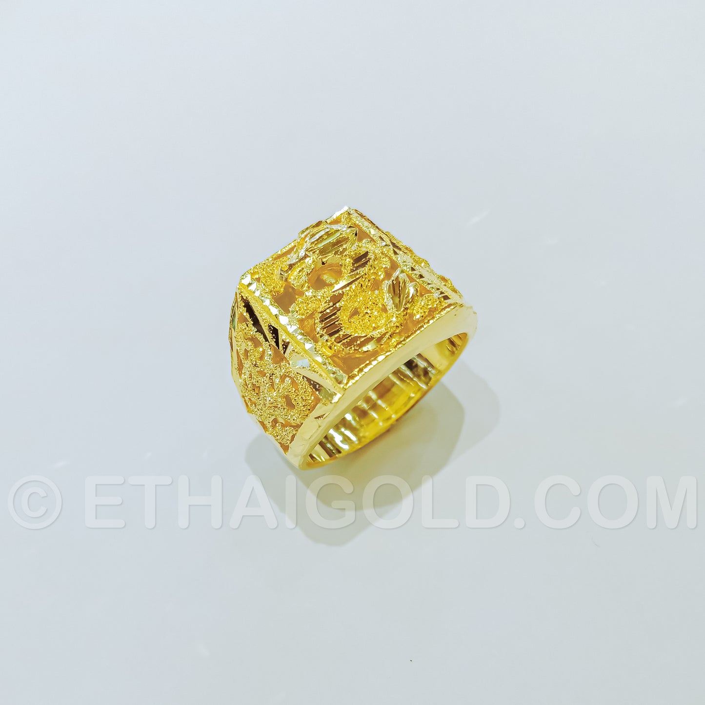 1/2 BAHT POLISHED SPARKLING DIAMOND-CUT SOLID SQUARE DRAGON RING IN 23K GOLD (ID: R1202S)