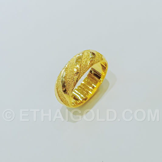 1/2 BAHT POLISHED SPARKLING SOLID STRIPED DOMED WEDDING BAND RING IN 23K GOLD (ID: R0102S)