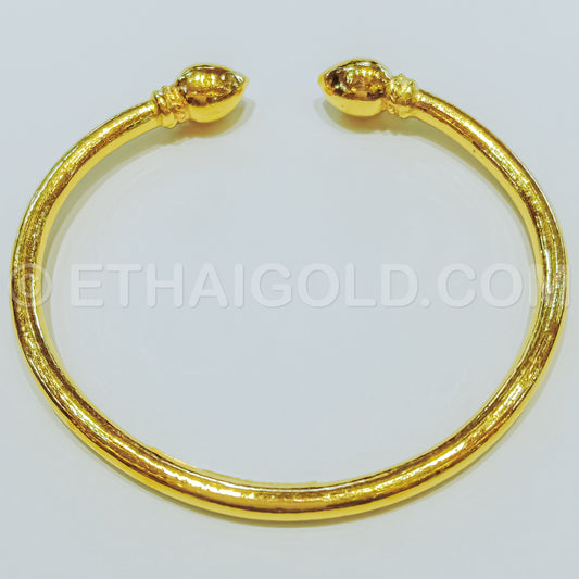 5 BAHT POLISHED HOLLOW LOTUS ROUND CUFF BANGLE BRACELET IN 23K GOLD (ID: B8205B)